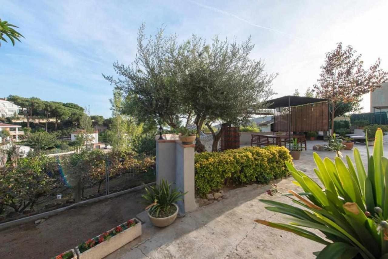 Gasthaus Masia Can Tramontana Tiana Exterior foto