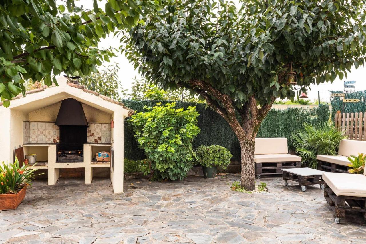 Gasthaus Masia Can Tramontana Tiana Exterior foto
